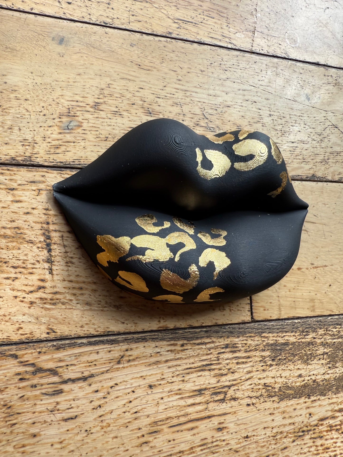 Bundle Offer - Set of 4 x 3D Wall Lips - Black with Gold leaf leopard print