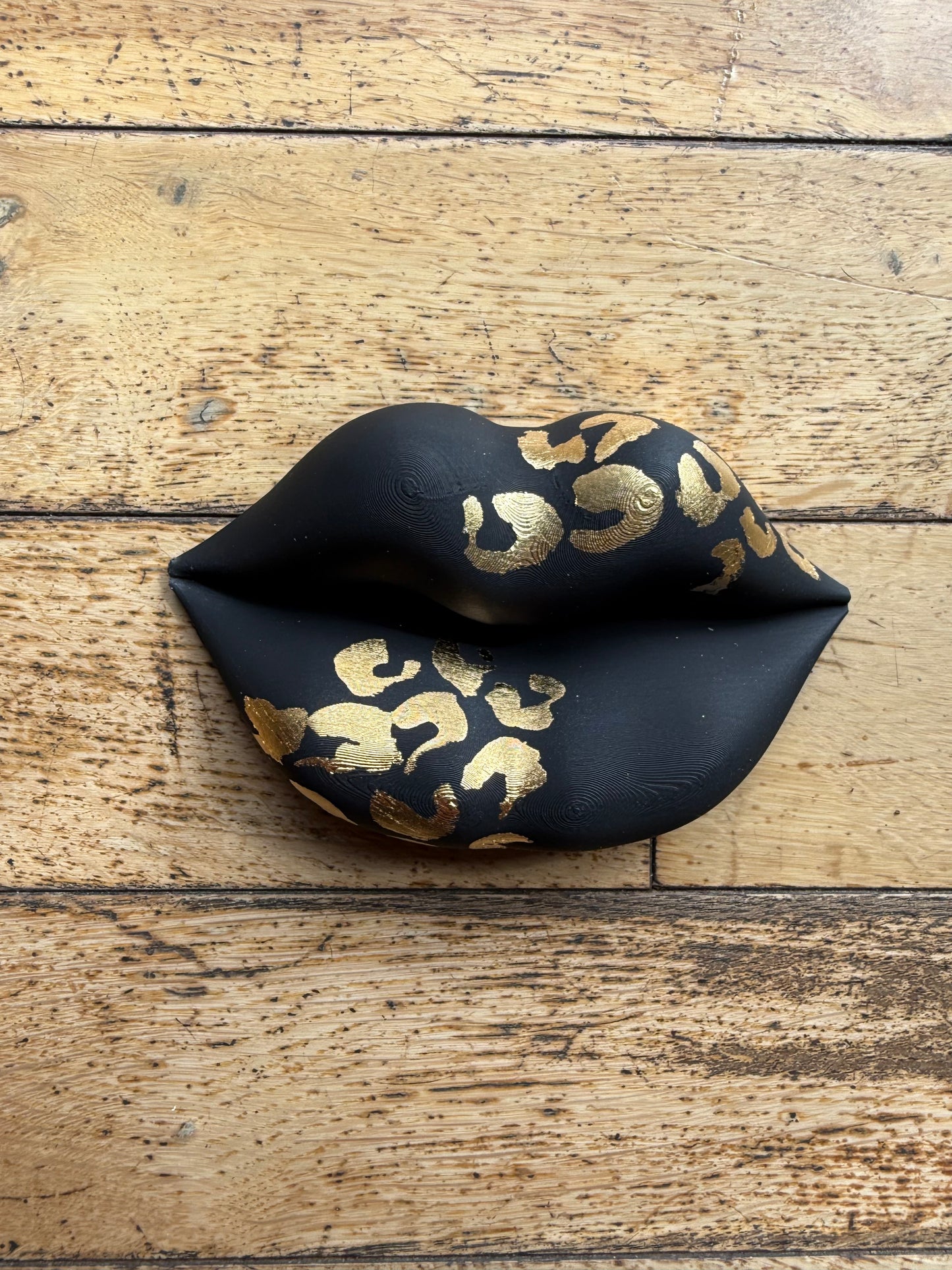 Bundle Offer - Set of 4 x 3D Wall Lips - Black with Gold leaf leopard print