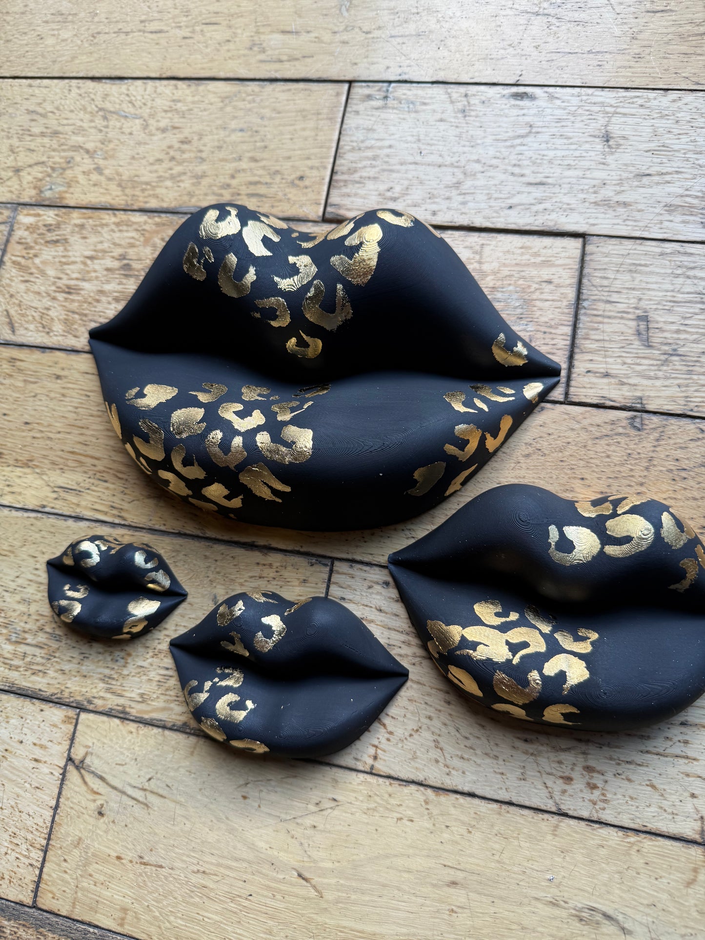 Bundle Offer - Set of 4 x 3D Wall Lips - Black with Gold leaf leopard print