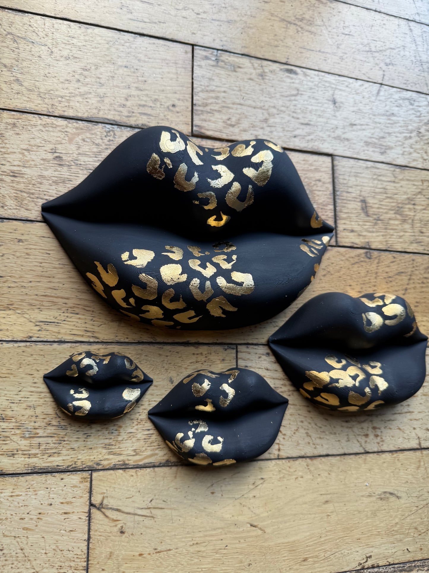 Bundle Offer - Set of 4 x 3D Wall Lips - Black with Gold leaf leopard print