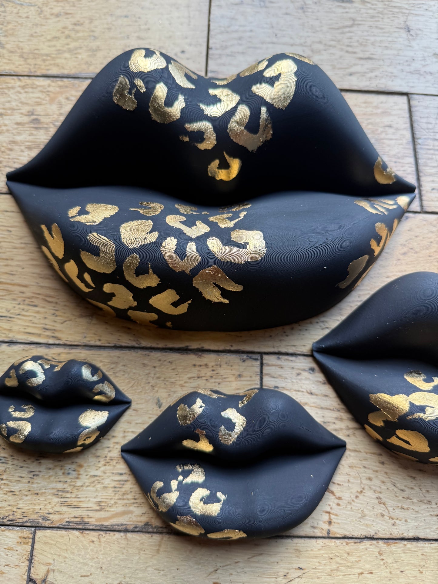 Bundle Offer - Set of 4 x 3D Wall Lips - Black with Gold leaf leopard print