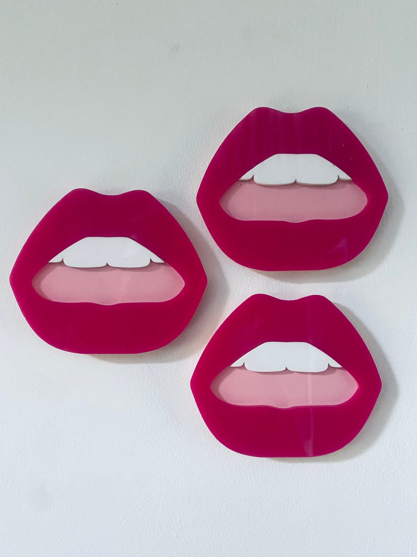 MINI Hot pink lips - Acrylic - Lip Decor - HOT Pink lips with pink