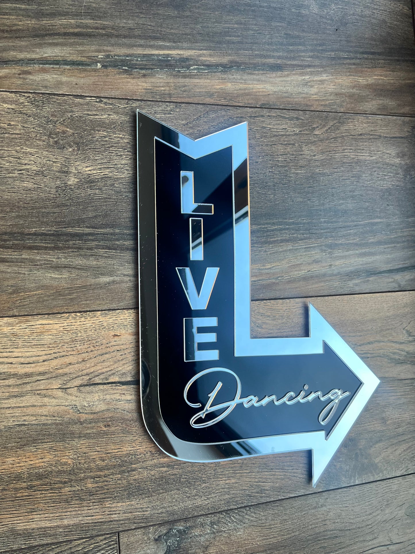 LIVE DANCING Retro Arrow Wall Art