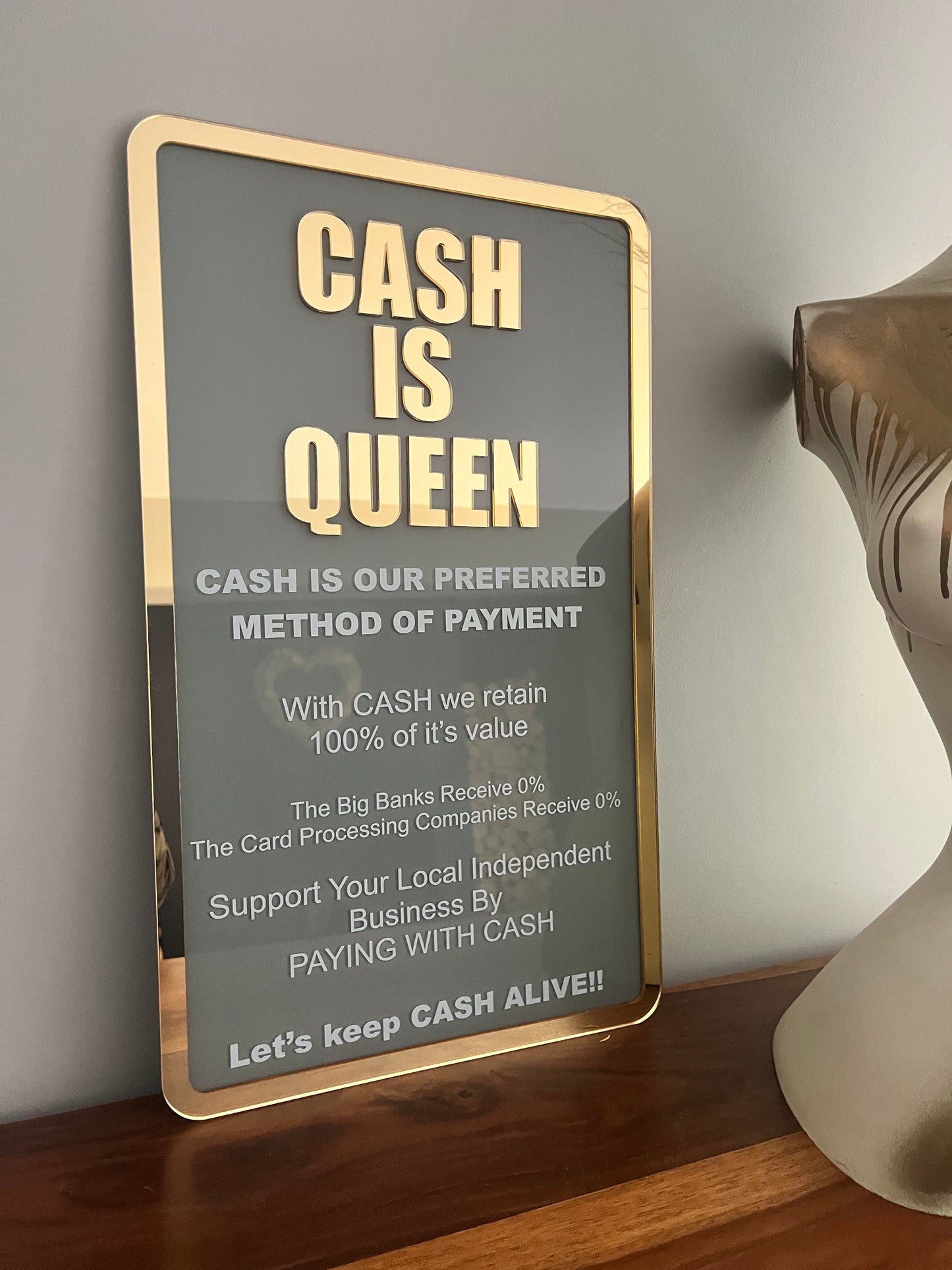 CASH IS QUEEN business sign