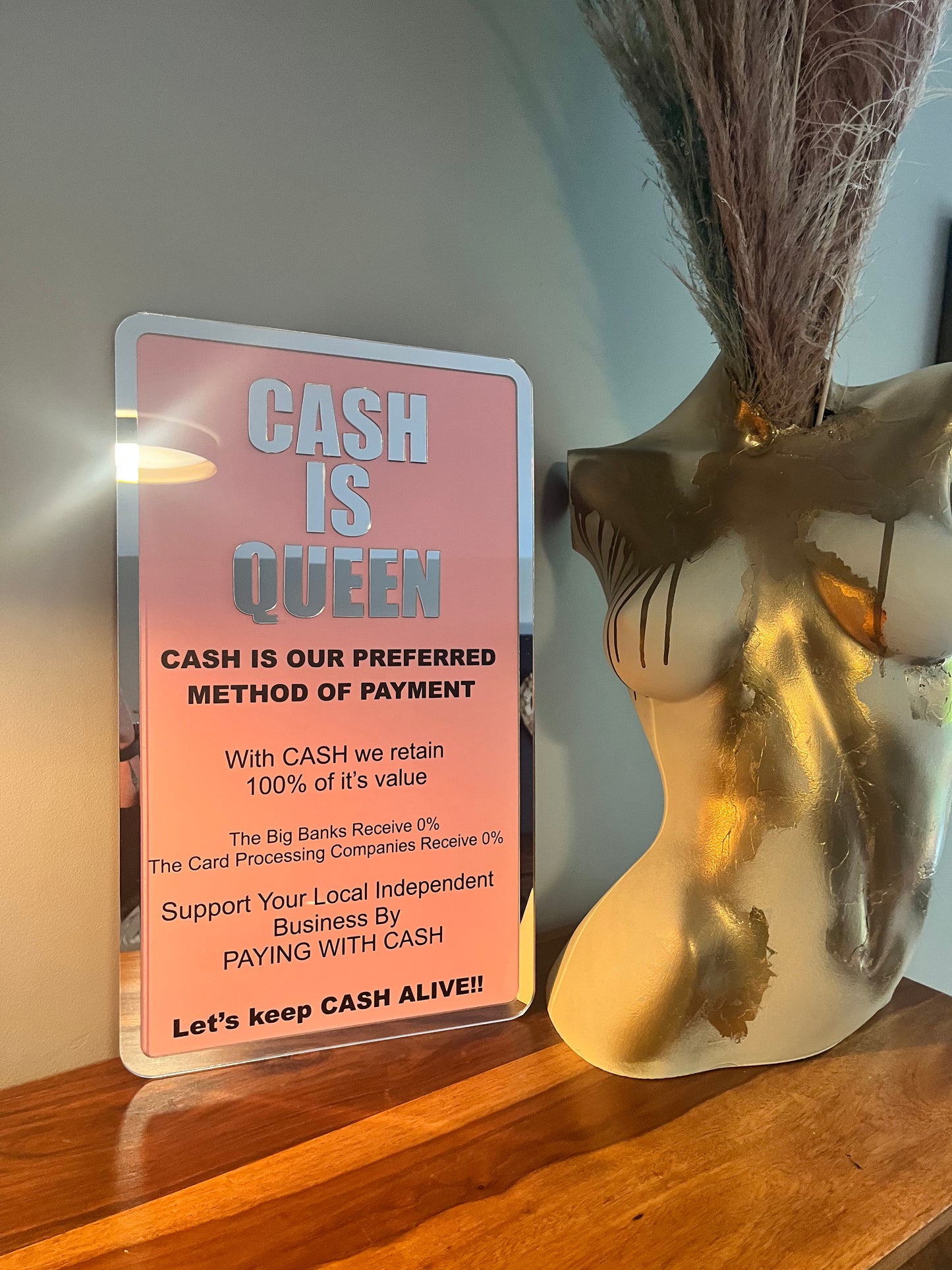 CASH IS QUEEN business sign