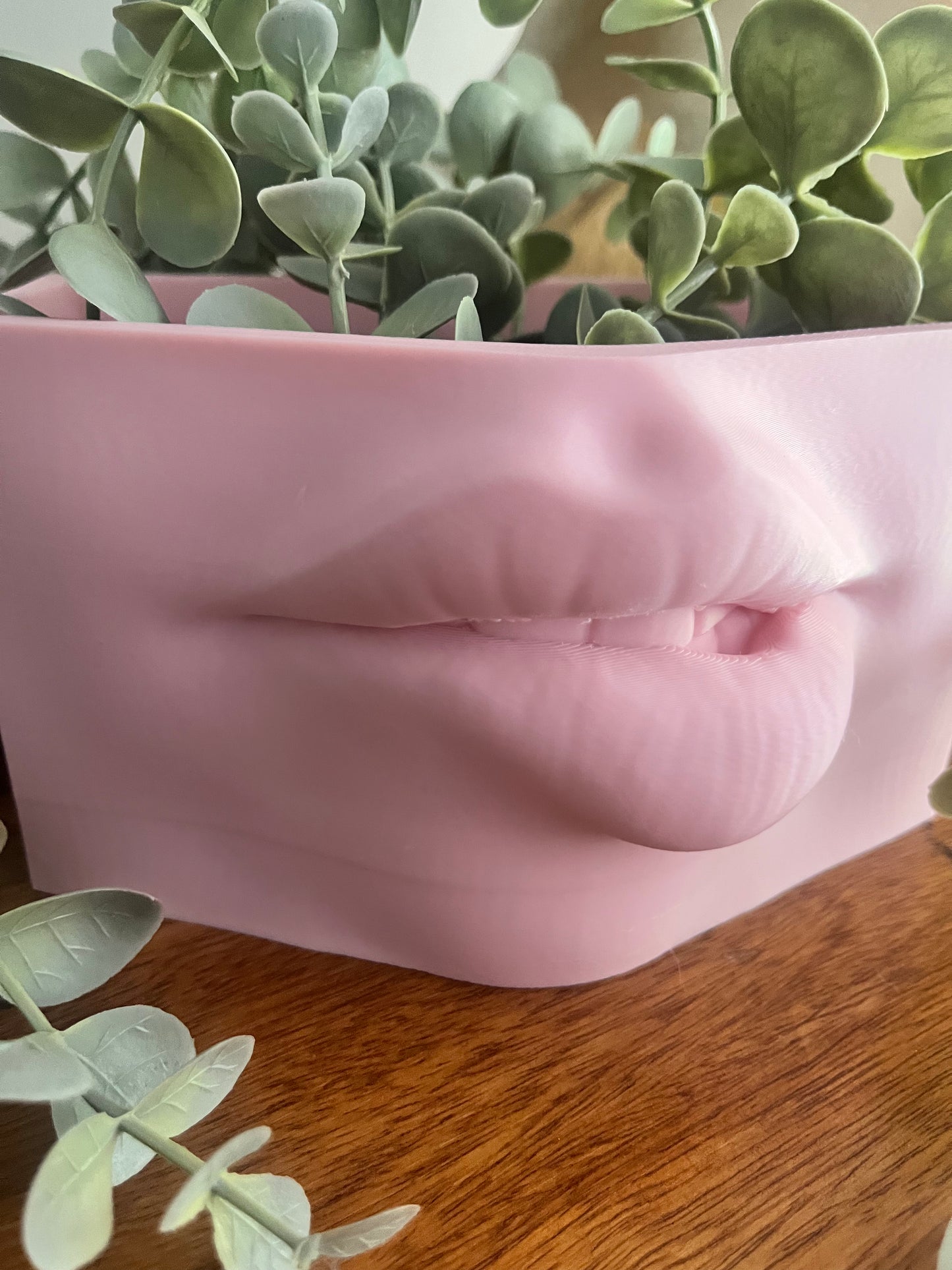 Hot Lips Pot