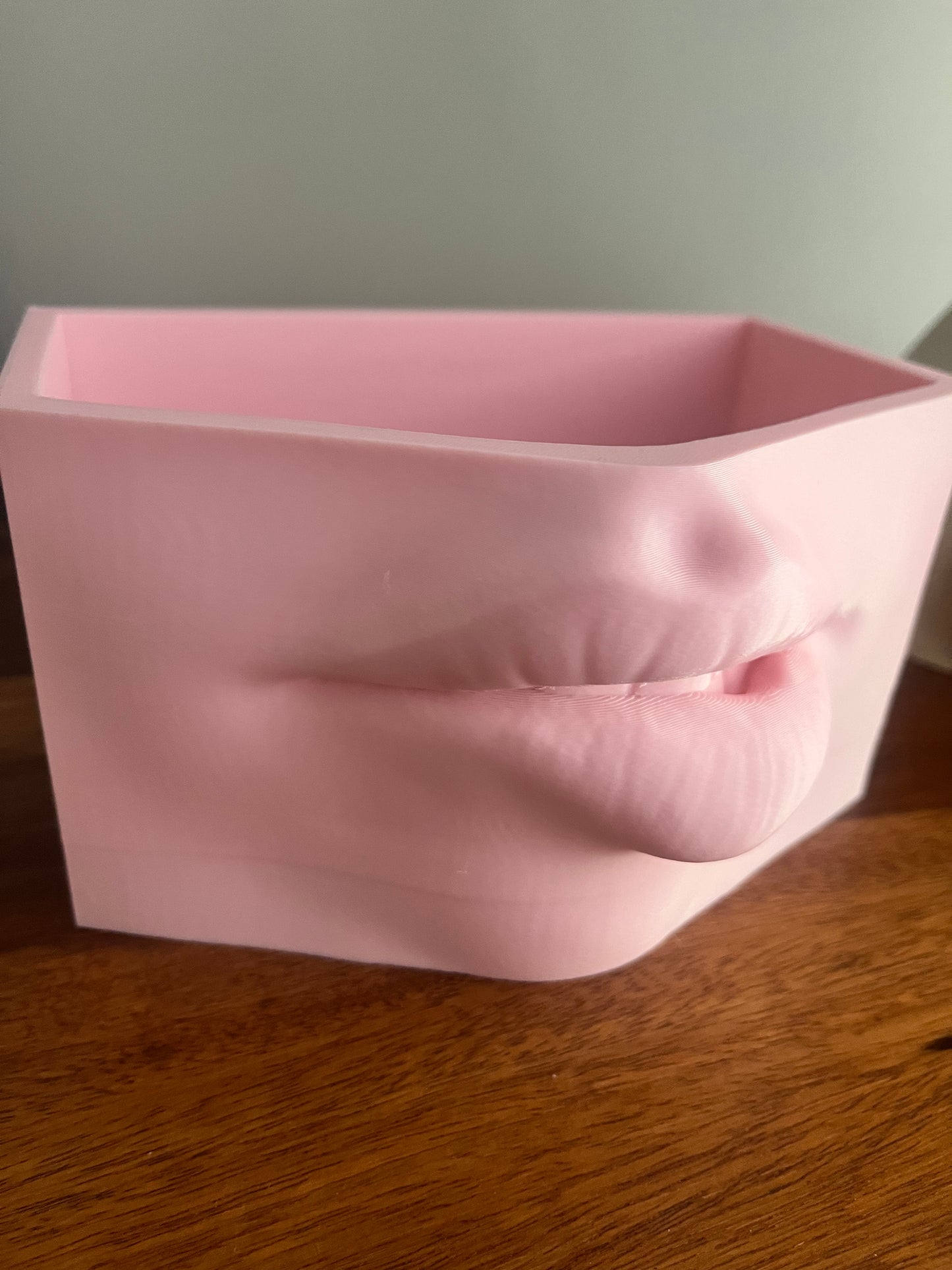 Hot Lips Pot