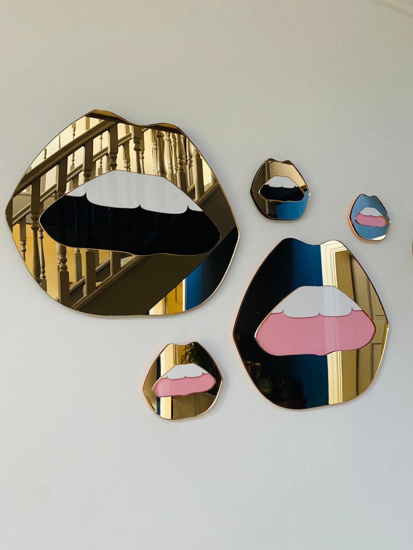 LARGE Gold Lip Mirror - Acrylic Mirror - Lip Decor - Gold lips with black