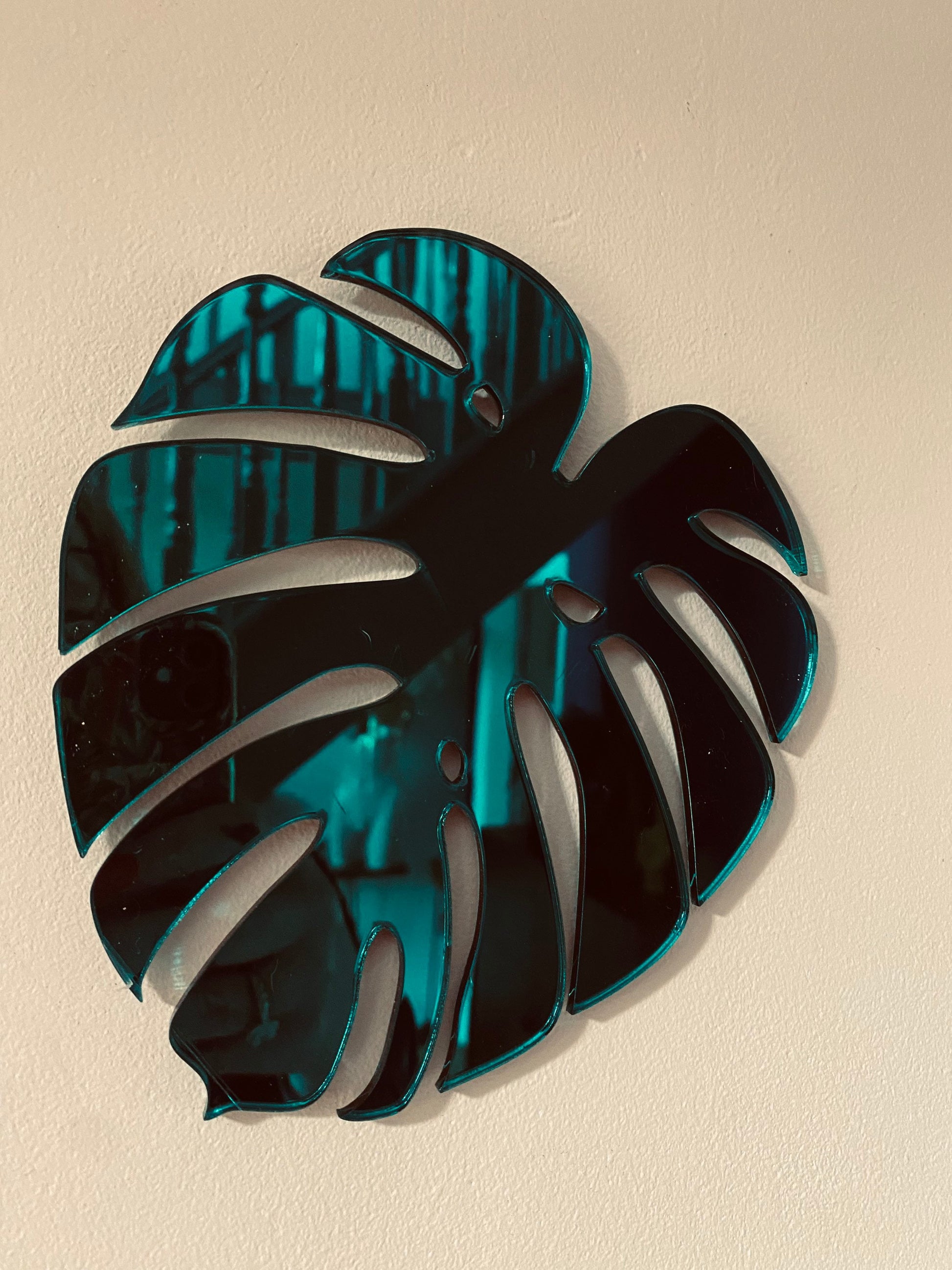 Large mirrored Monstera Leaf - Acrylic Mirror - Leaf wall decor