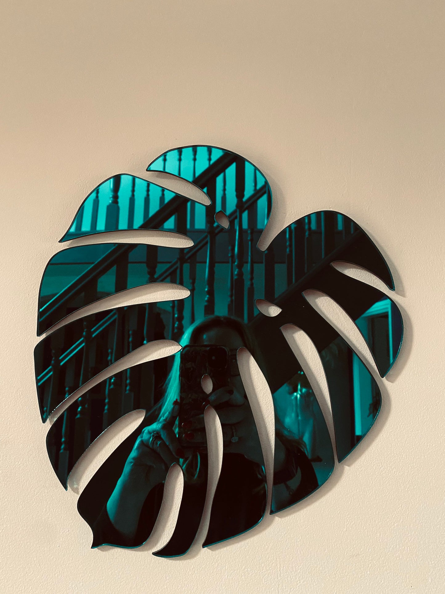 Large mirrored Monstera Leaf - Acrylic Mirror - Leaf wall decor
