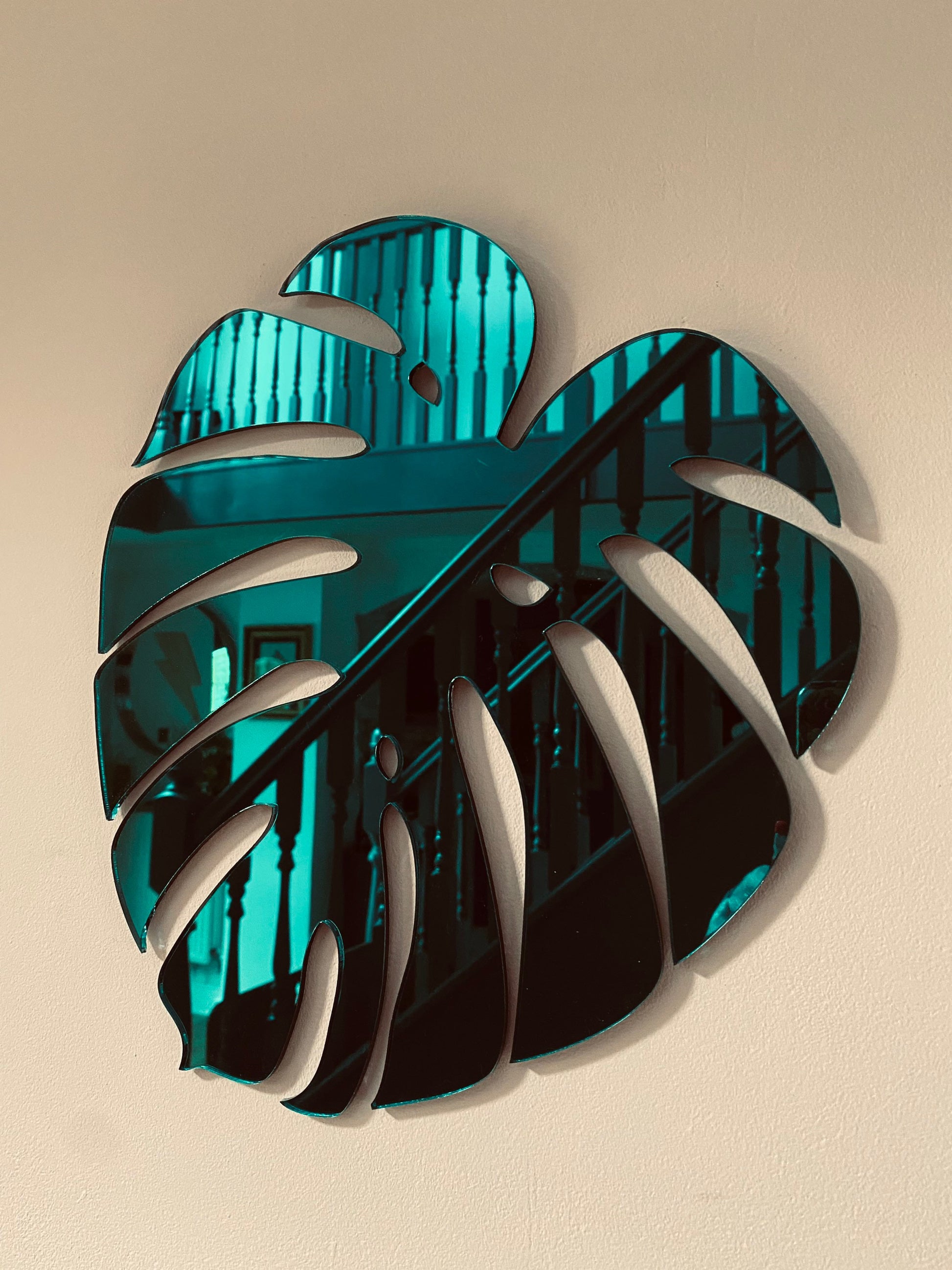 Large mirrored Monstera Leaf - Acrylic Mirror - Leaf wall decor
