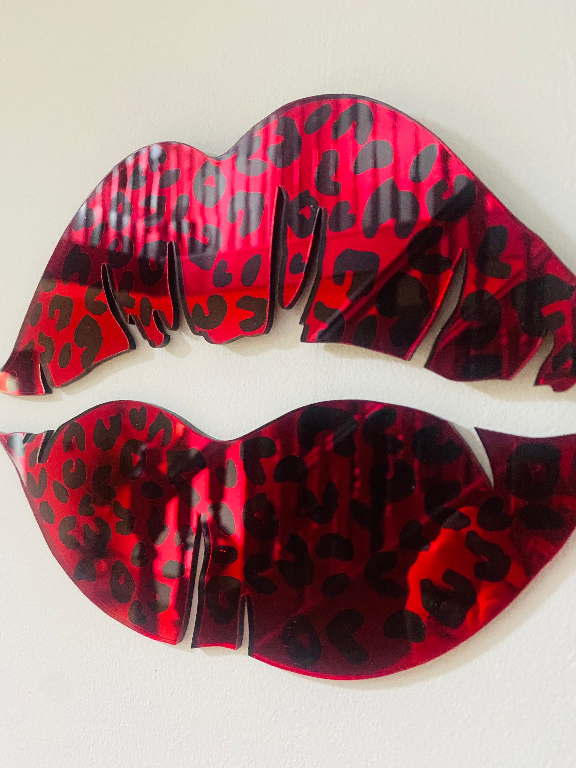 Mirror acrylic lips with leopard print  - Acrylic - Lip Decor - Wall decor - wall lips