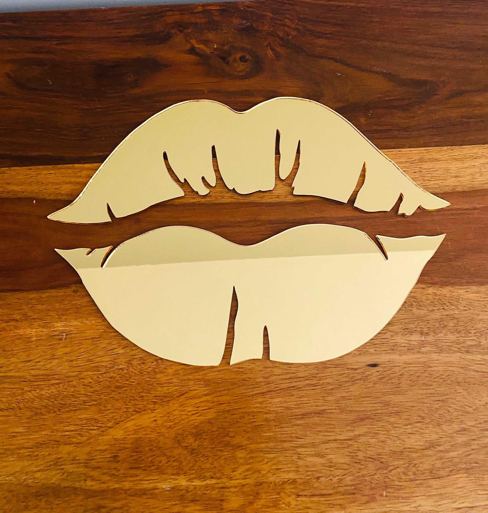 MINI Mirror Gold acrylic lips  - Acrylic - Lip Decor - Wall decor - wall lips